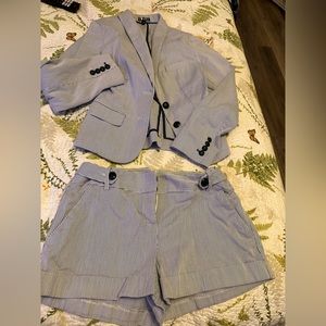 Worn once Express size 6 seat sucker pencil jacket and shirt set